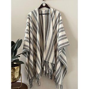 GAP – Grey and White